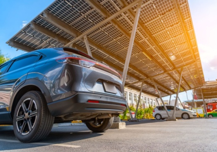 Illustration article : Obligations d’installation de panneaux solaires sur les parkings : précisions sur les exonérations