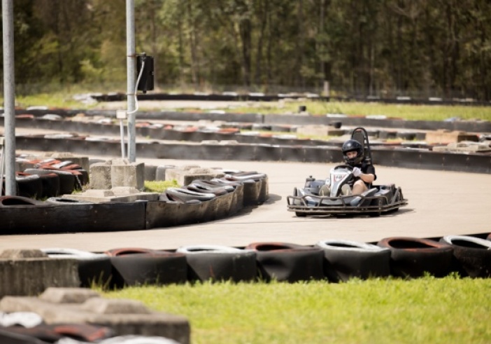 Illustration article : Accès aux pistes de karting : TVA à taux réduit ?