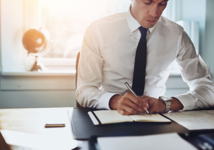 Illustration de l'article : Commissaires de justice, notaires et experts-comptables : quelles évolutions ?