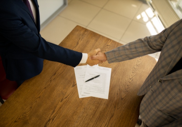 Illustration de l'article : Le contrat fait-il l’agent commercial ?