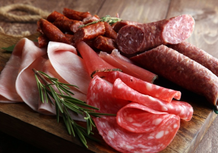 Illustration article : Secteur agroalimentaire : vers une réduction des nitrites dans les aliments ?