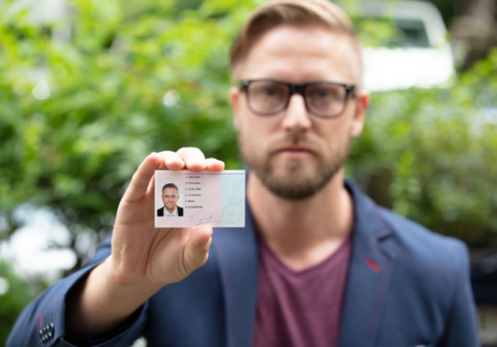 Illustration de l'article : Commissaire de justice : comment obtenir sa carte professionnelle ?