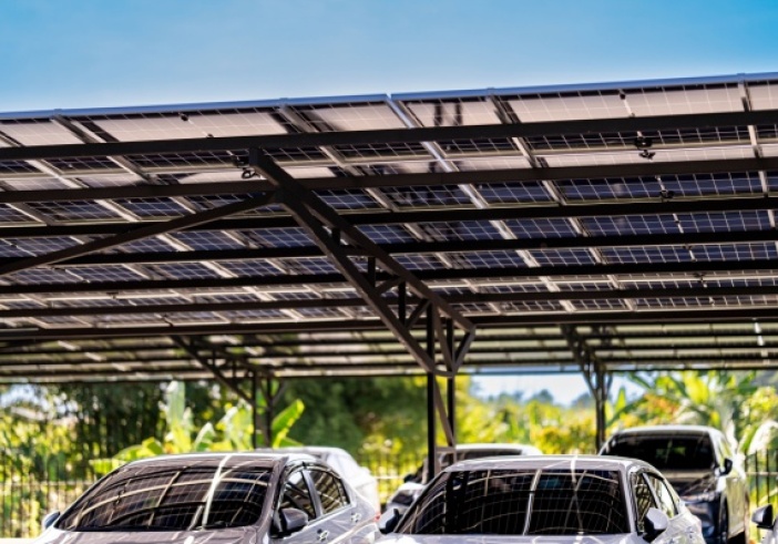 Illustration article : Loi de simplification de l’urbanisme : du nouveau pour la solarisation des parkings !