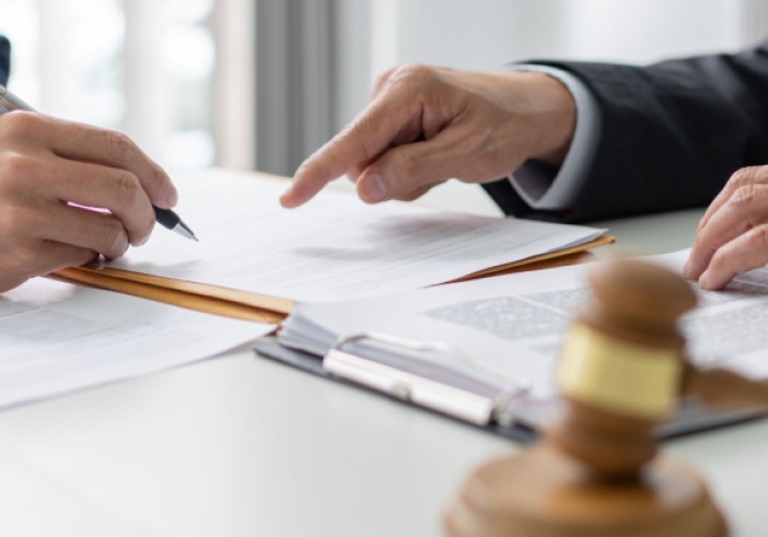 Illustration article : Acte anormal de gestion : quand la générosité se paie au prix fort !