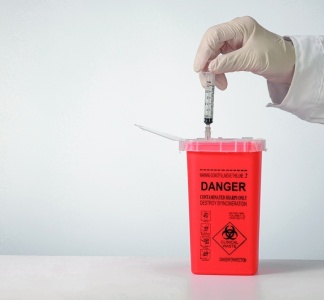 Illustration article : Déchets de soins à risques infectieux et emballages : une expérimentation possible