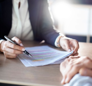 Illustration article : Entretien professionnel et entretien d’évaluation : peuvent-ils avoir lieu le même jour ?