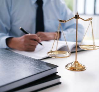 Illustration article : Clause abusive : une notion à manier avec précaution