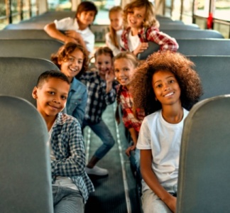 Illustration article : Transports en commun : pas pour les enfants ?