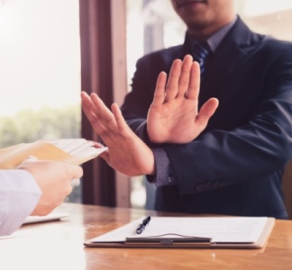 Illustration article : C’est l’histoire d’un employeur pour qui un mail « groupé » devrait suffire...