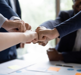 Illustration article : Accord de participation et exonération de cotisations sociales : « l’heure, c’est l’heure ! »